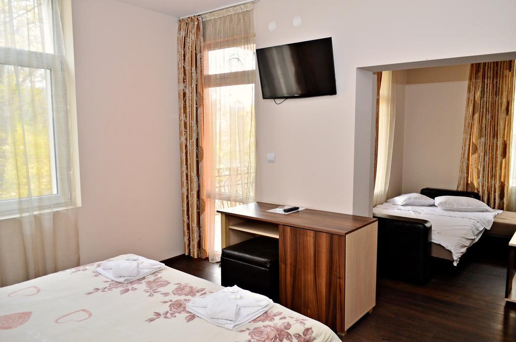 Guest House Anelim Veliko Turnovo Bagian luar foto